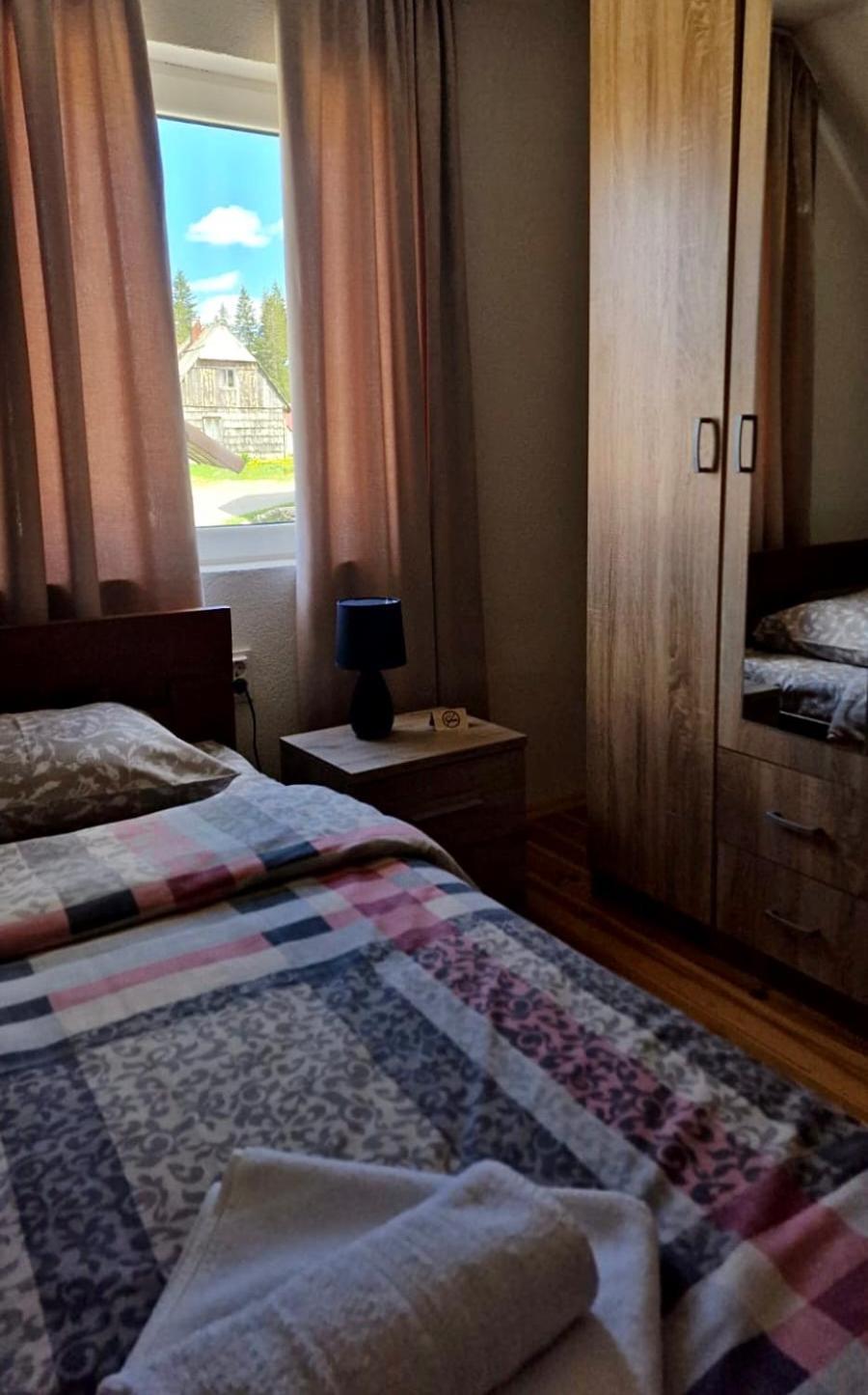 Sobe Baranin Zabljak Luaran gambar